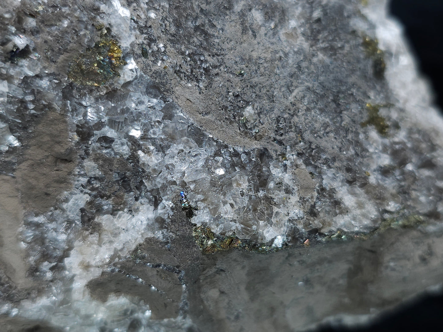 #33144 Super clear Nailhead Spar Calcite cluster with Chalcopyrite ore and multiple small fossils in the matrix