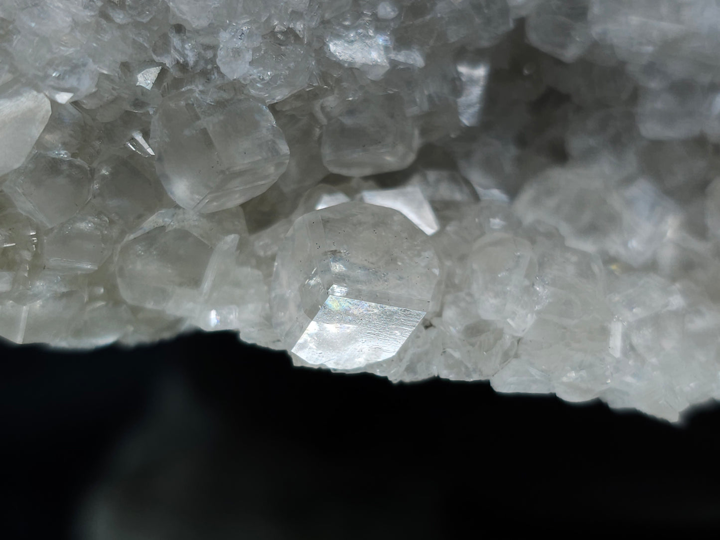 #33144 Super clear Nailhead Spar Calcite cluster with Chalcopyrite ore and multiple small fossils in the matrix