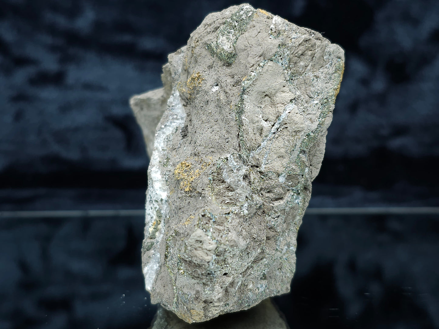 #33141 Super clear Nailhead Spar Calcite geode with Chalcopyrite ore and multiple small fossils in the matrix