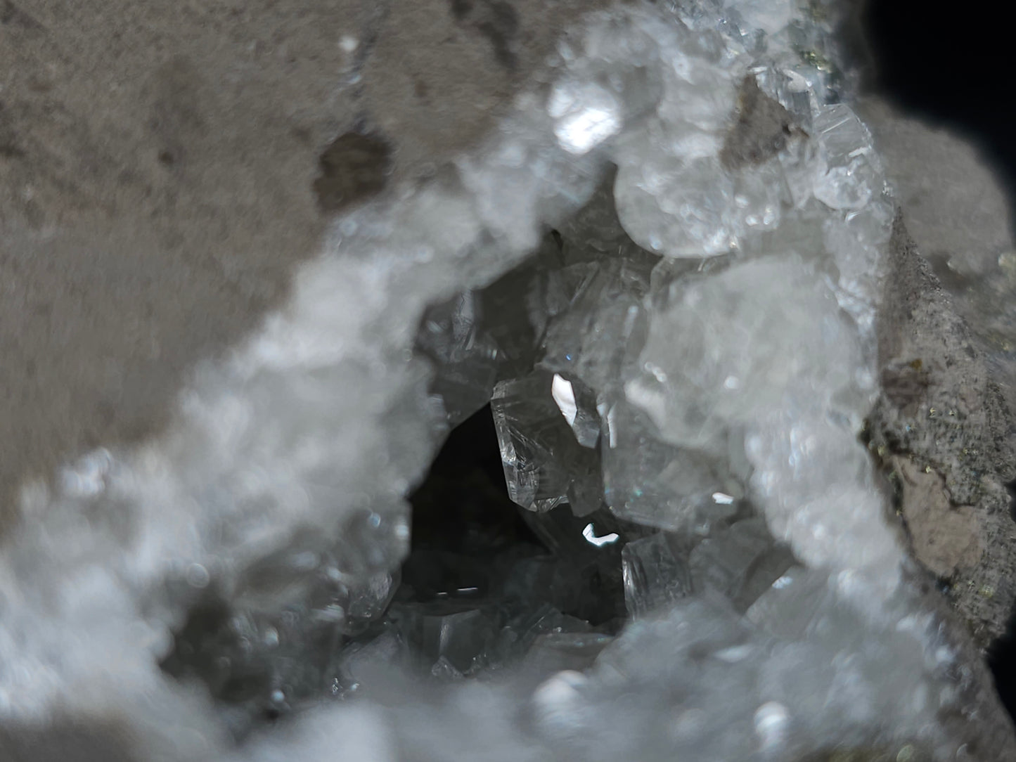 #33141 Super clear Nailhead Spar Calcite geode with Chalcopyrite ore and multiple small fossils in the matrix