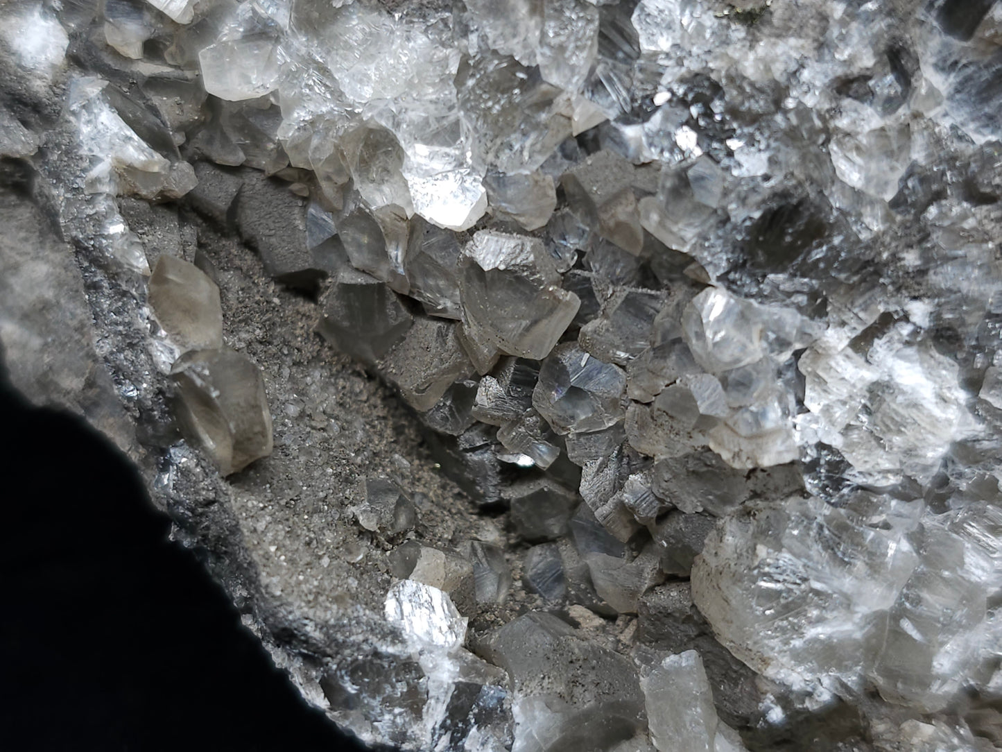 #33148 Super clear Nailhead Spar Calcite cluster with Chalcopyrite ore and multiple small fossils in the matrix