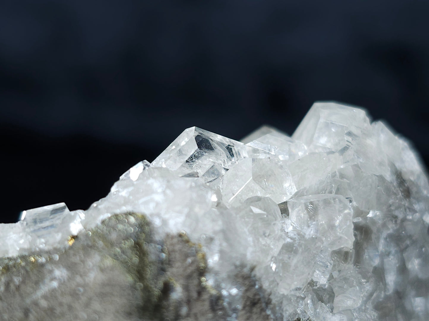 #33147 Super clear Nailhead Spar Calcite cluster with Chalcopyrite ore and multiple small fossils in the matrix