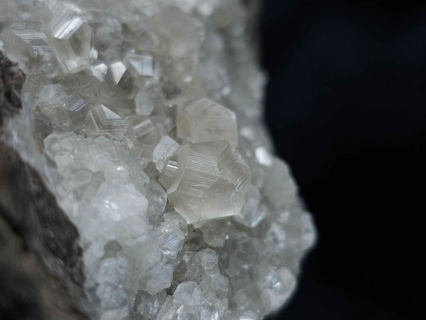 #33151 Super clear Nailhead Spar Calcite geode with Chalcopyrite ore and multiple small fossils in the matrix