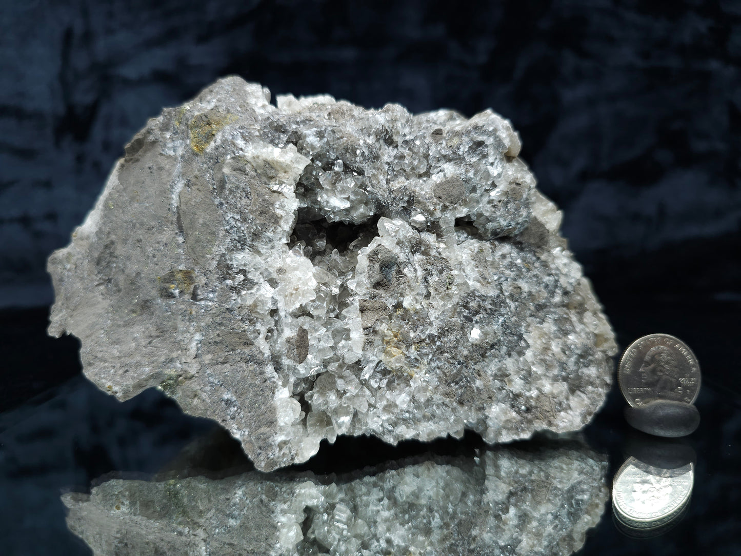 #33152 Super clear Nailhead Spar Calcite geode, Chalcopyrite ore and multiple small fossils in the matrix