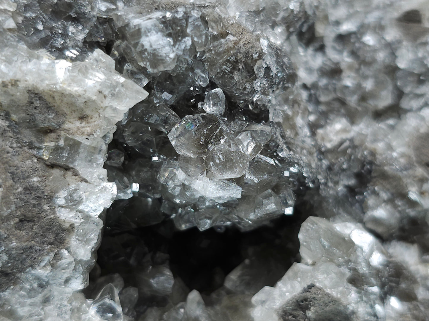 #33152 Super clear Nailhead Spar Calcite geode, Chalcopyrite ore and multiple small fossils in the matrix