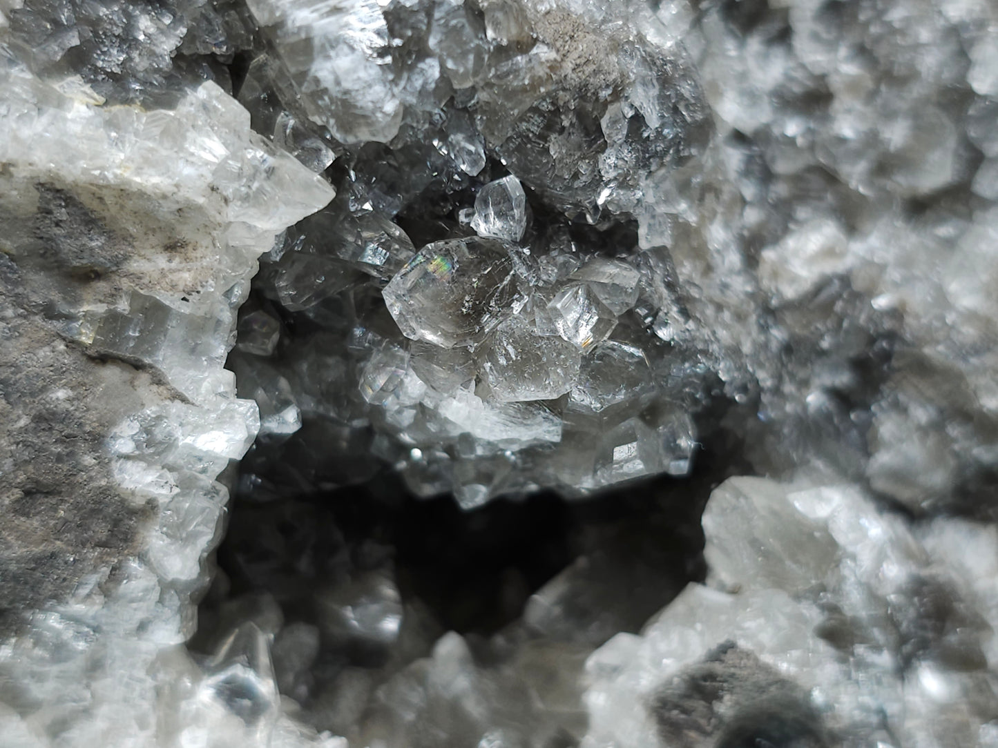 #33152 Super clear Nailhead Spar Calcite geode, Chalcopyrite ore and multiple small fossils in the matrix