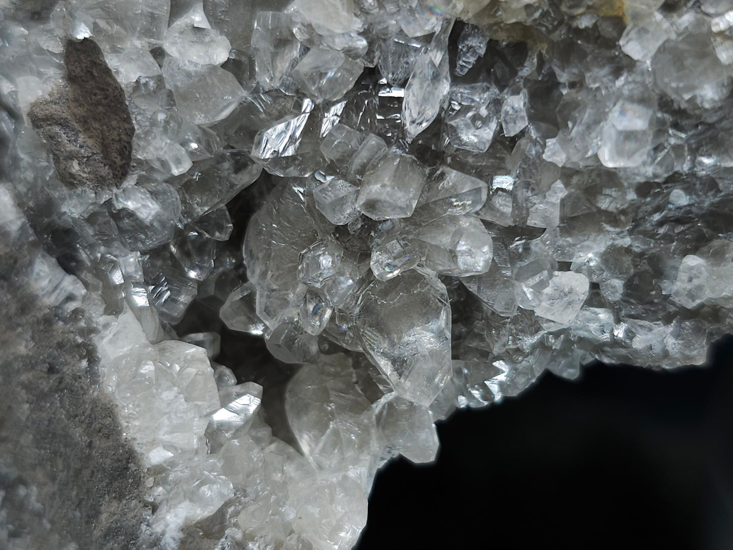 #33152 Super clear Nailhead Spar Calcite geode, Chalcopyrite ore and multiple small fossils in the matrix