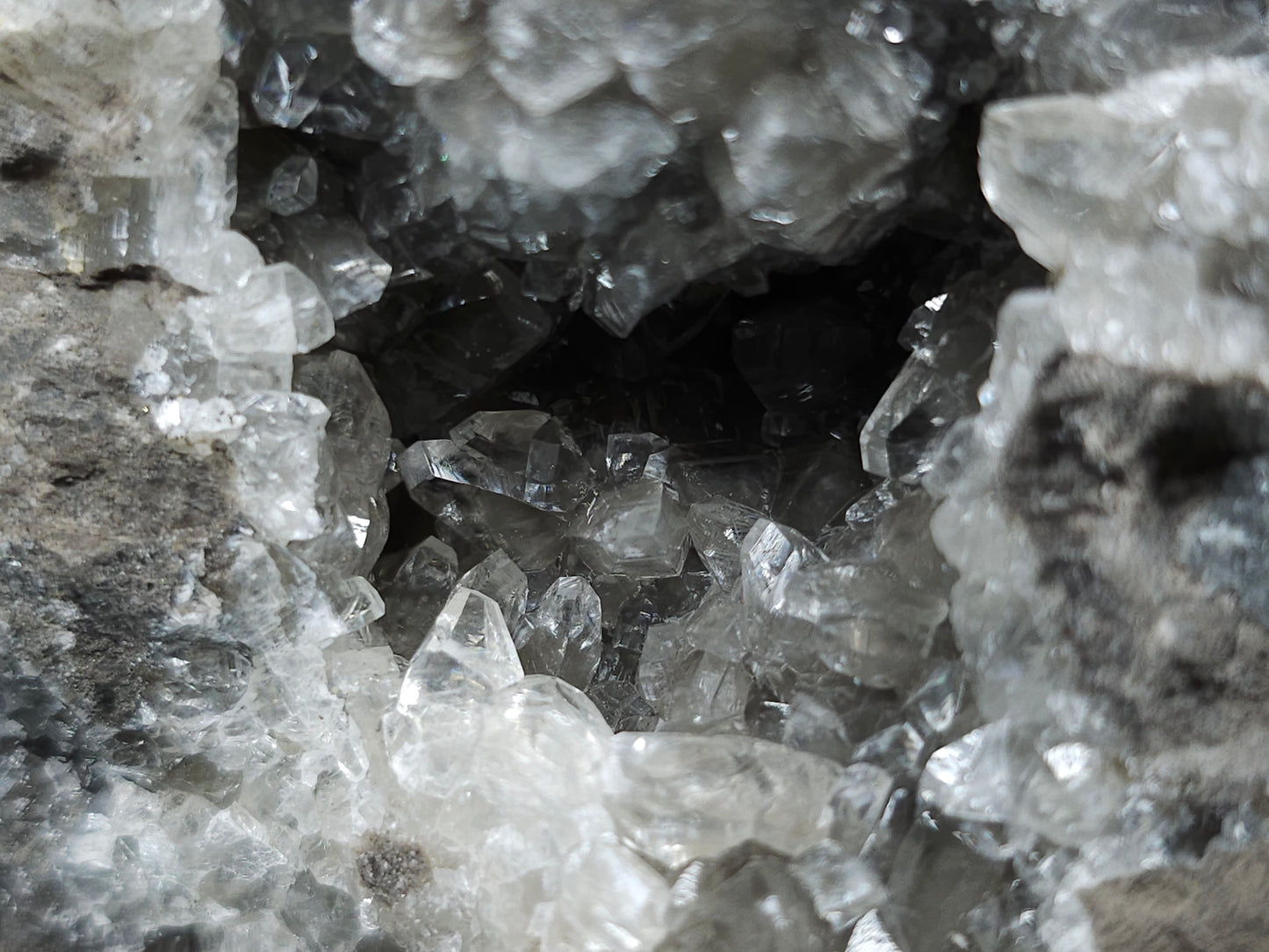 #33152 Super clear Nailhead Spar Calcite geode, Chalcopyrite ore and multiple small fossils in the matrix
