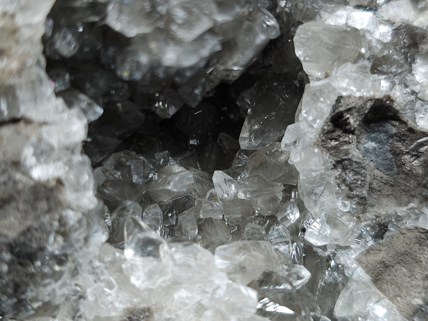 #33152 Super clear Nailhead Spar Calcite geode, Chalcopyrite ore and multiple small fossils in the matrix