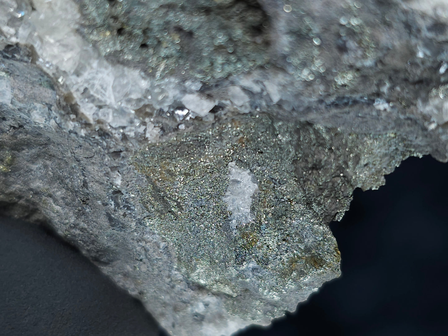 #33154 Super clear Nailhead Spar Calcite cluster with Chalcopyrite ore and multiple small fossils in the matrix