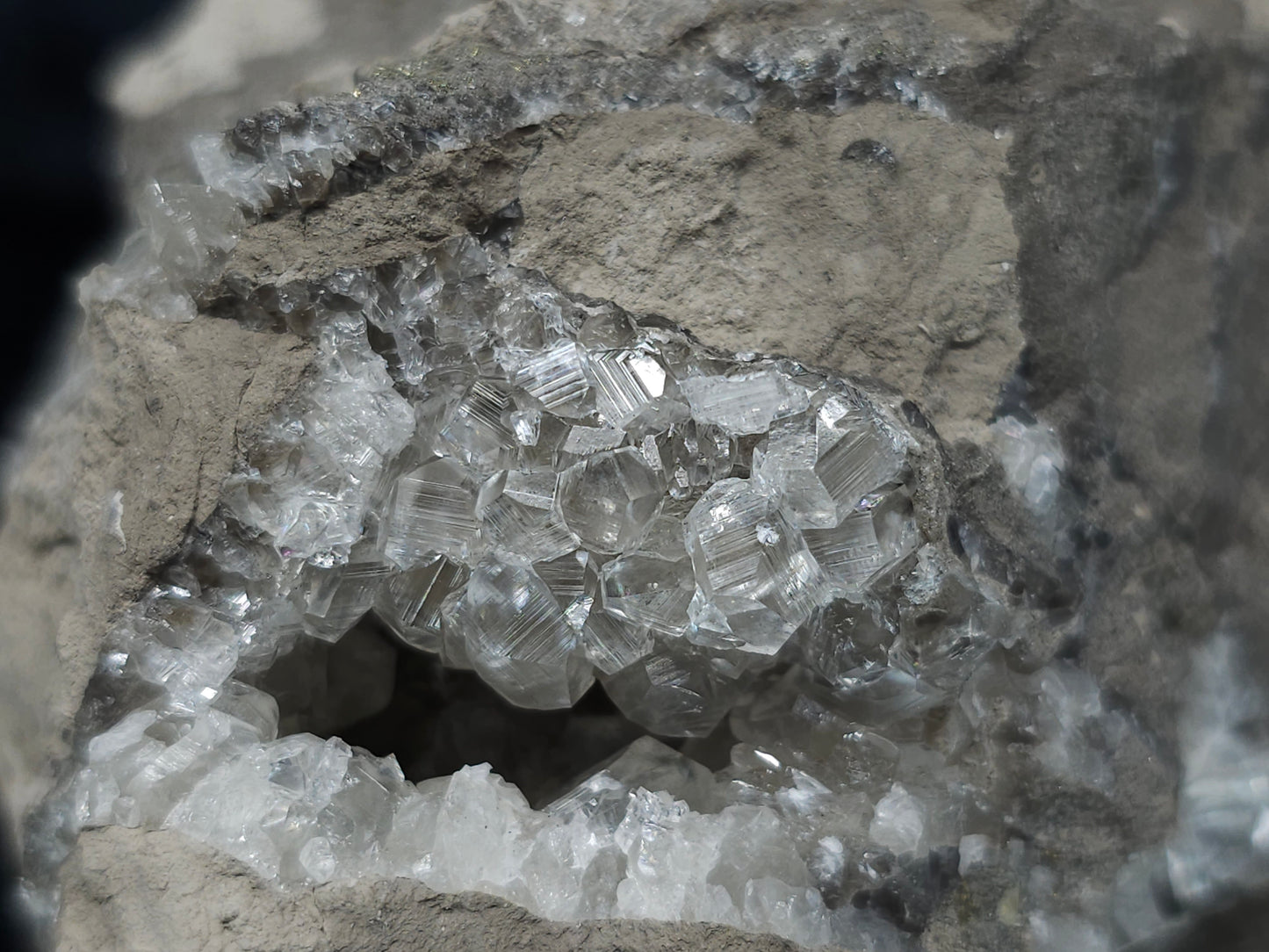 #33158 Super clear Nailhead Spar Calcite geode with Chalcopyrite ore and multiple small fossils in the matrix
