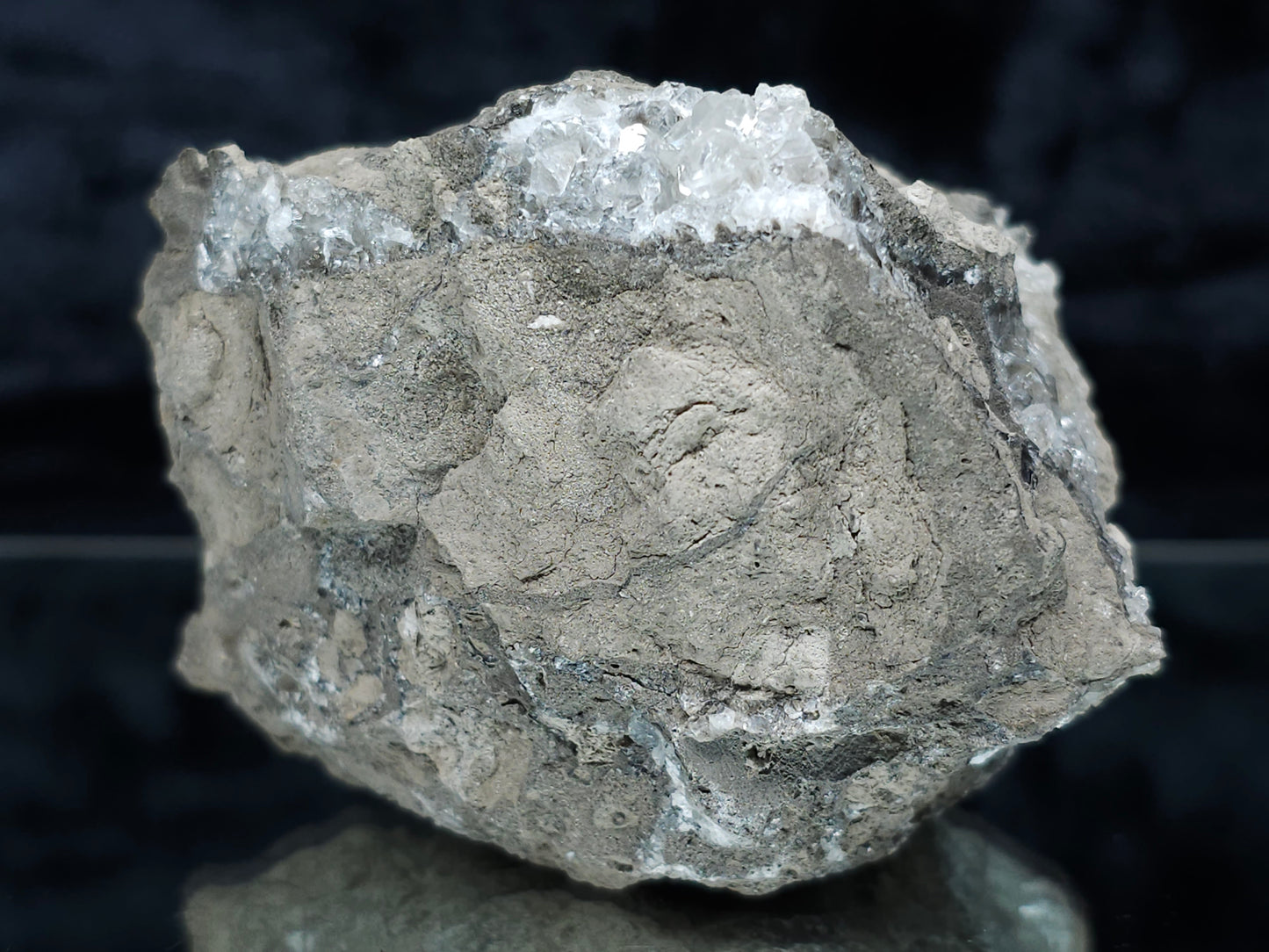 #33158 Super clear Nailhead Spar Calcite geode with Chalcopyrite ore and multiple small fossils in the matrix