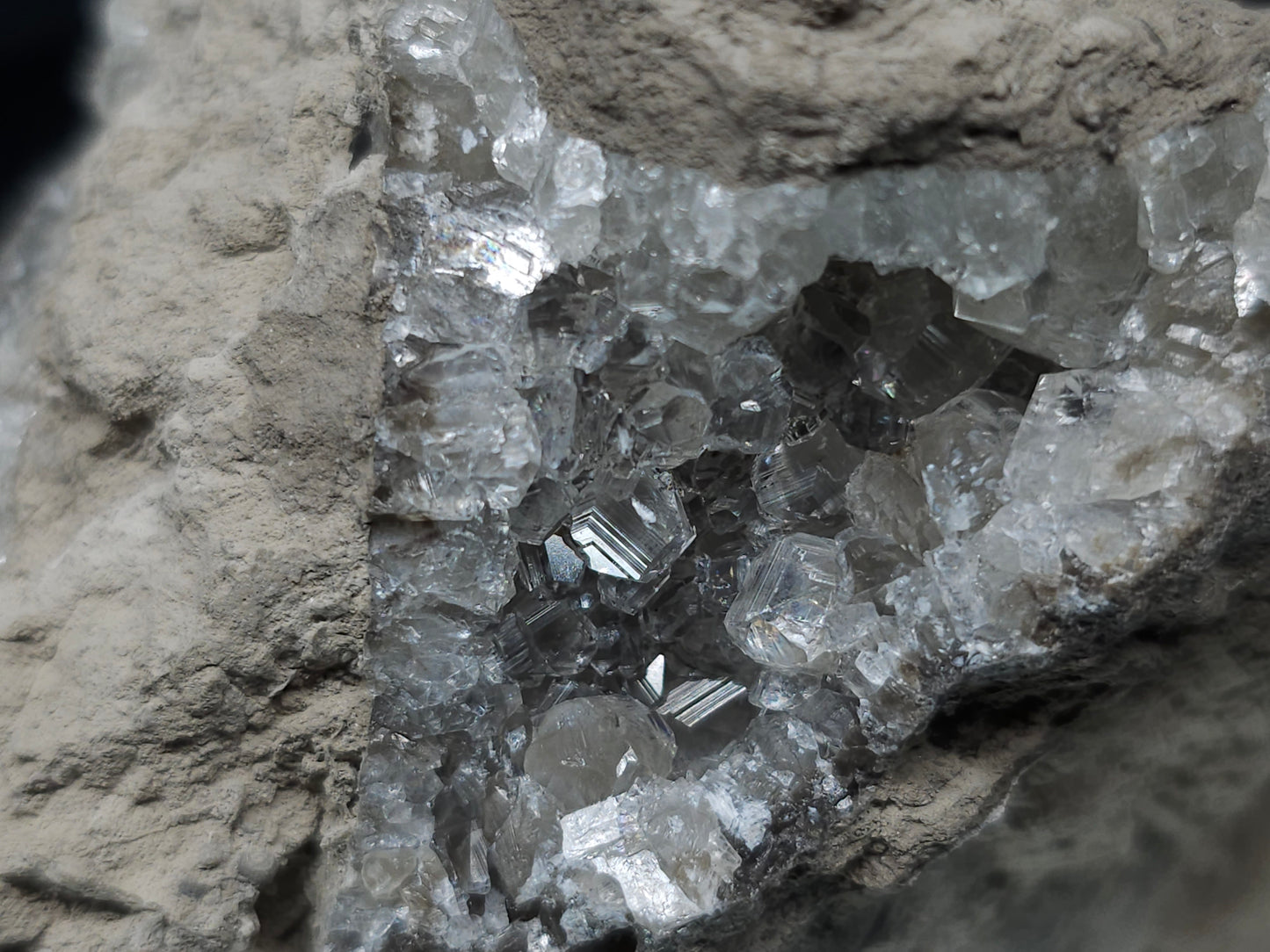 #33158 Super clear Nailhead Spar Calcite geode with Chalcopyrite ore and multiple small fossils in the matrix