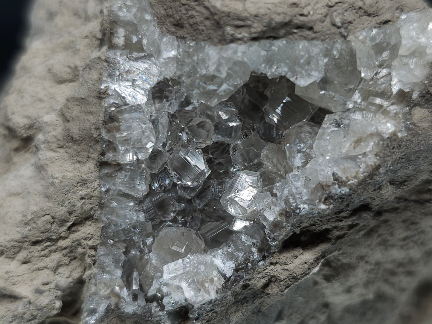 #33158 Super clear Nailhead Spar Calcite geode with Chalcopyrite ore and multiple small fossils in the matrix