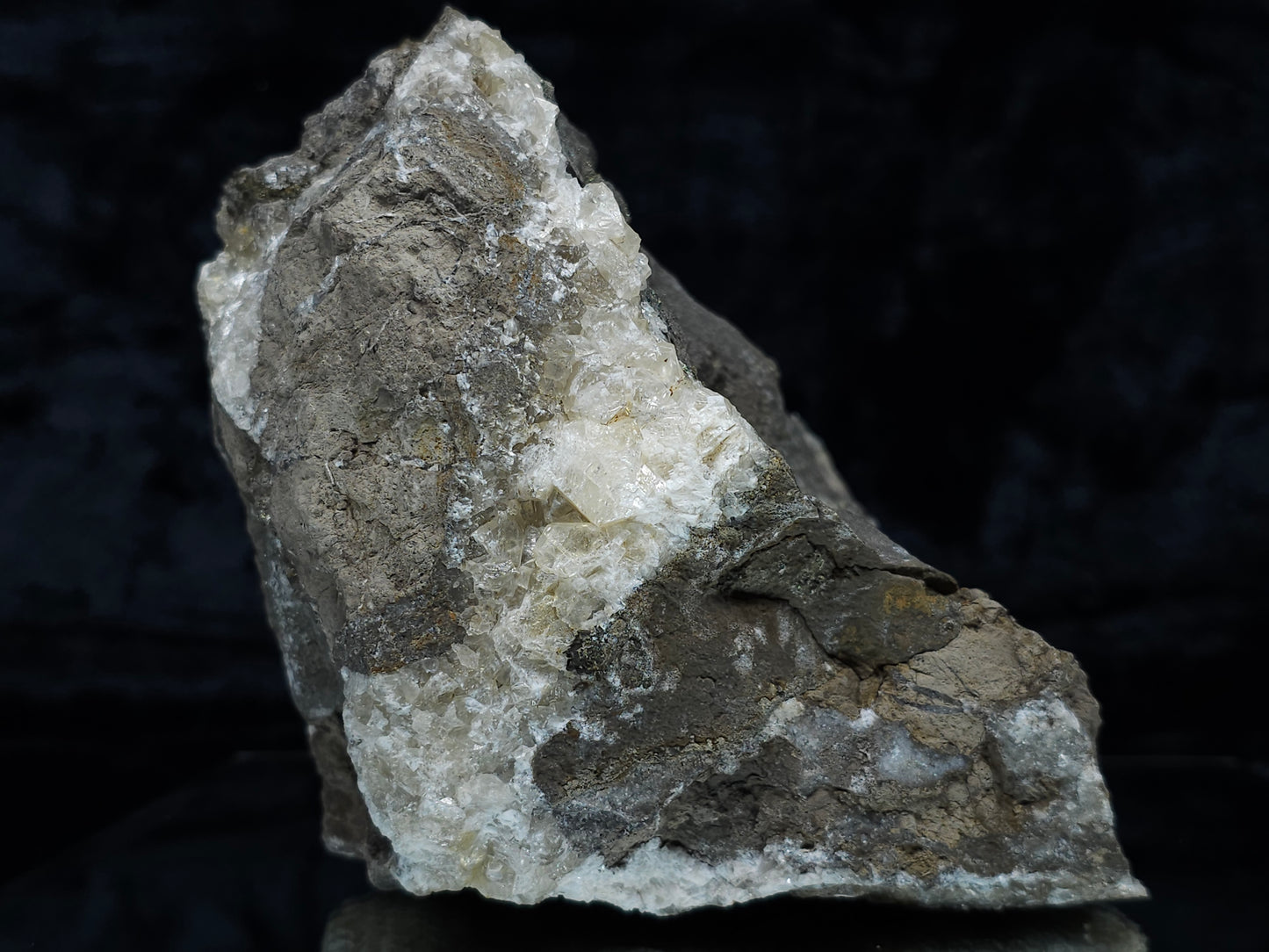 #33159 Super clear Nailhead Spar Calcite geode with Chalcopyrite ore and multiple small fossils in the matrix