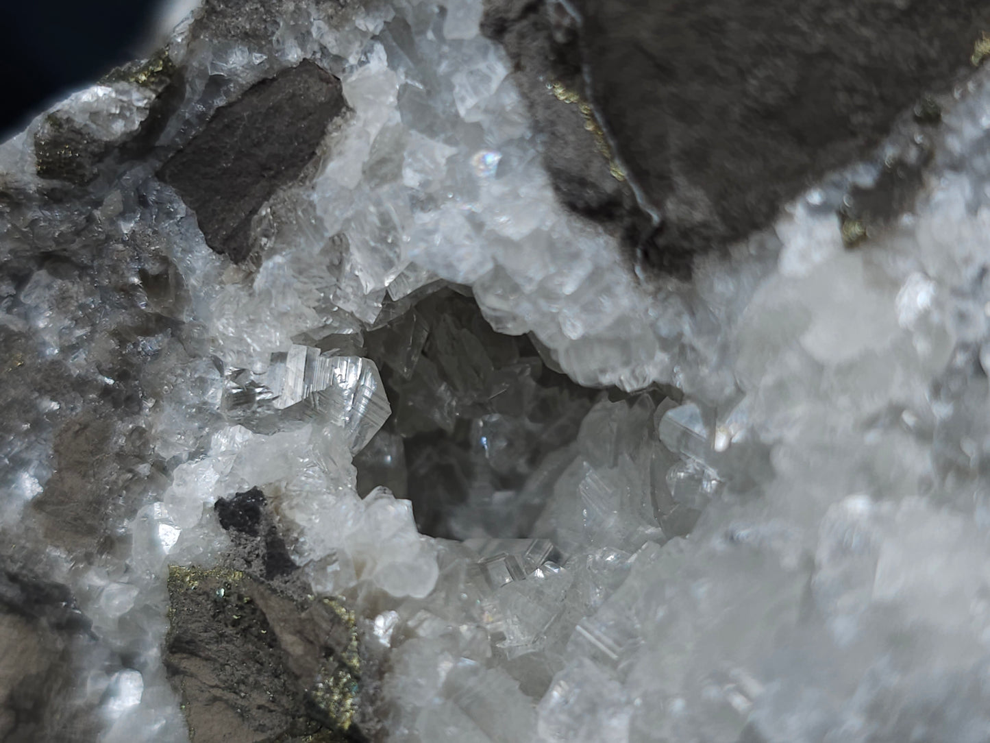 #33160 Super clear Nailhead Spar Calcite geode with Chalcopyrite ore and multiple small fossils in the matrix