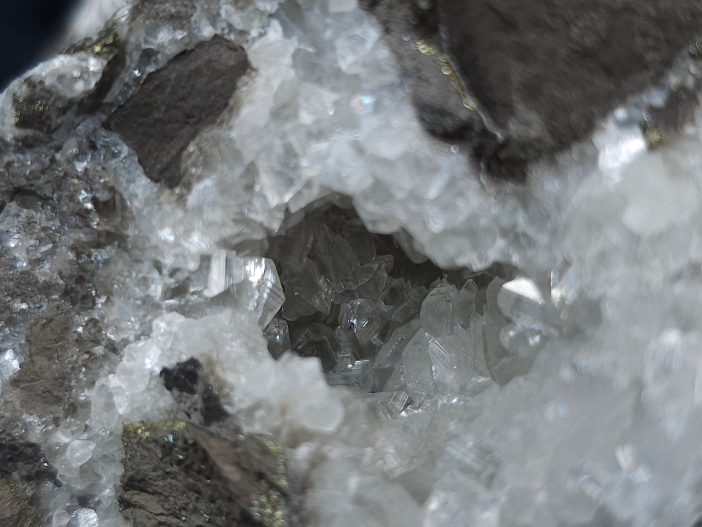 #33160 Super clear Nailhead Spar Calcite geode with Chalcopyrite ore and multiple small fossils in the matrix
