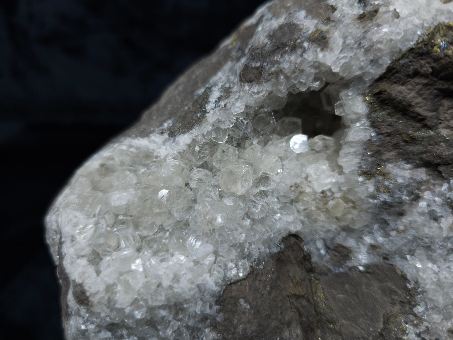 #33163 Super clear Nailhead Spar Calcite geode with Chalcopyrite ore and multiple small fossils in the matrix