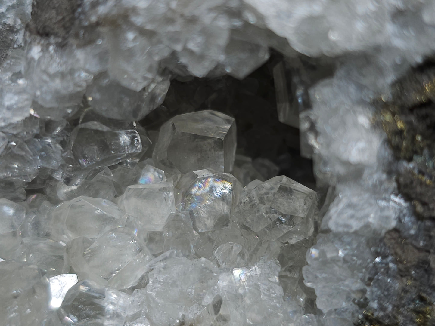 #33163 Super clear Nailhead Spar Calcite geode with Chalcopyrite ore and multiple small fossils in the matrix