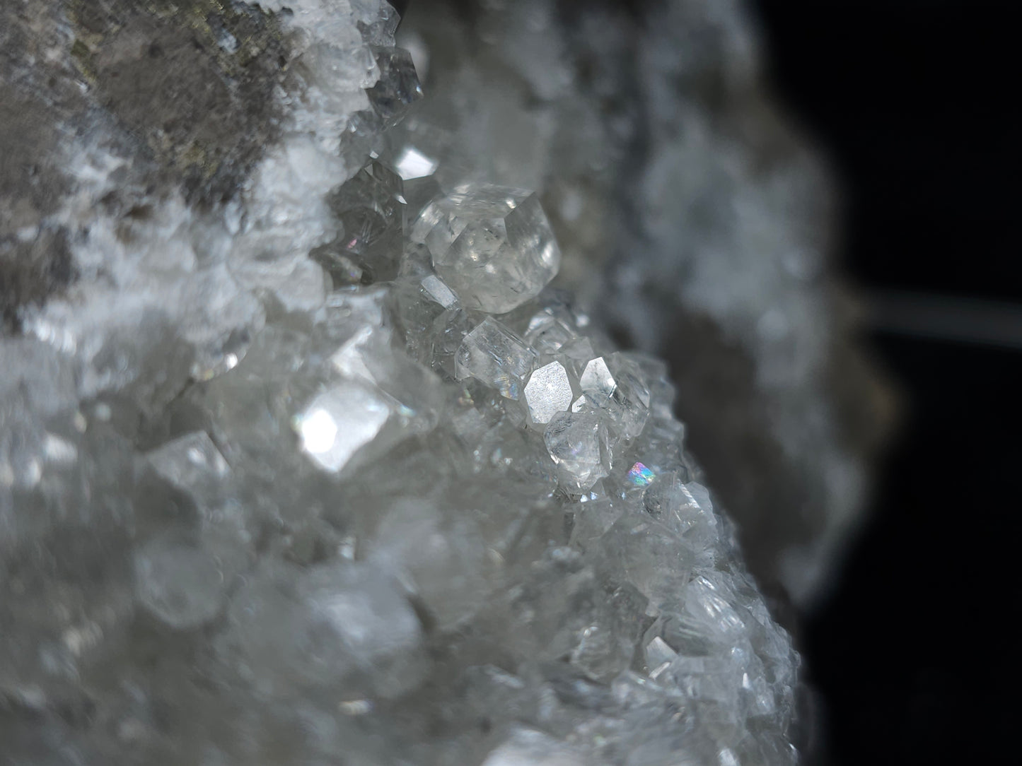 #33163 Super clear Nailhead Spar Calcite geode with Chalcopyrite ore and multiple small fossils in the matrix