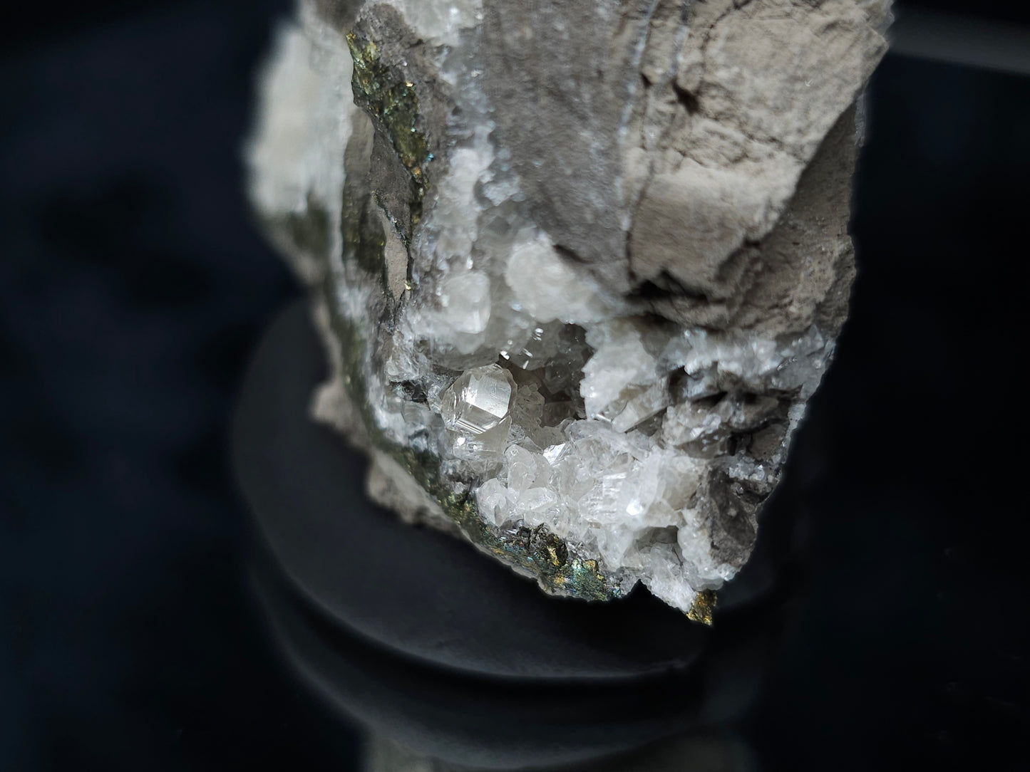 #33169 Super clear Nailhead Spar Calcite geode with Chalcopyrite ore and multiple small fossils in the matrix