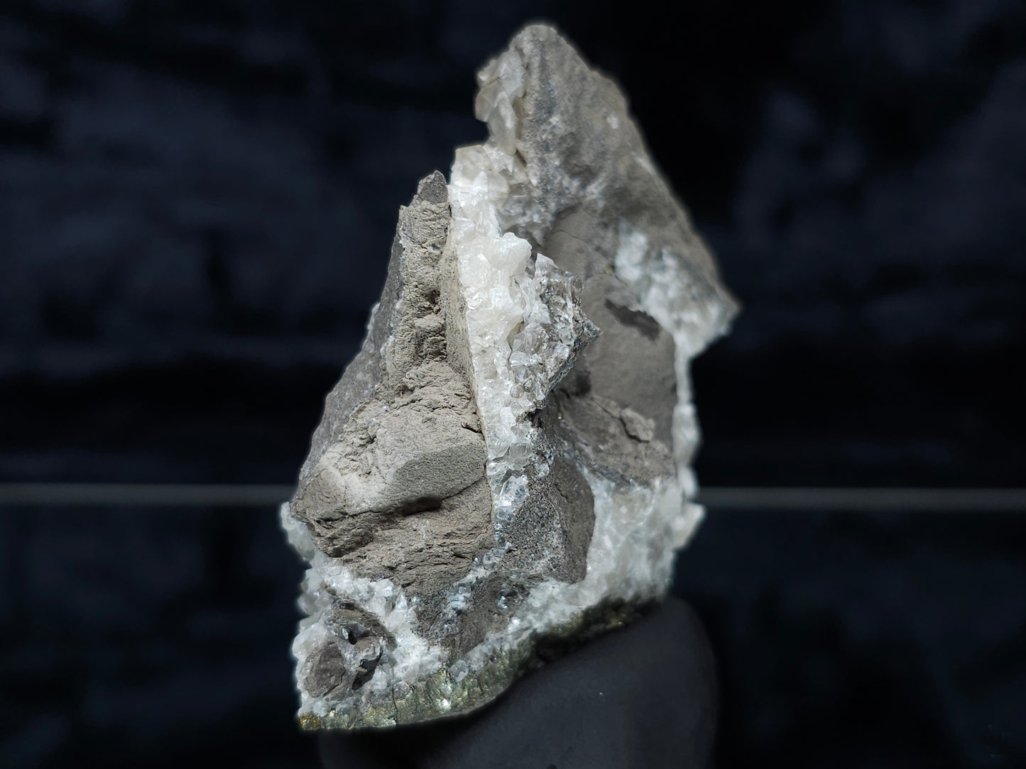 #33169 Super clear Nailhead Spar Calcite geode with Chalcopyrite ore and multiple small fossils in the matrix