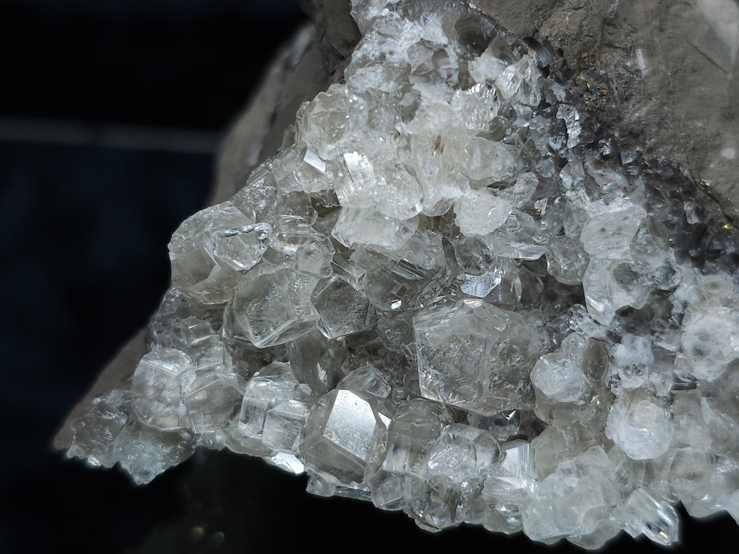 #33171 Super clear Nailhead Spar Calcite cluster with Chalcopyrite ore and multiple small fossils in the matrix