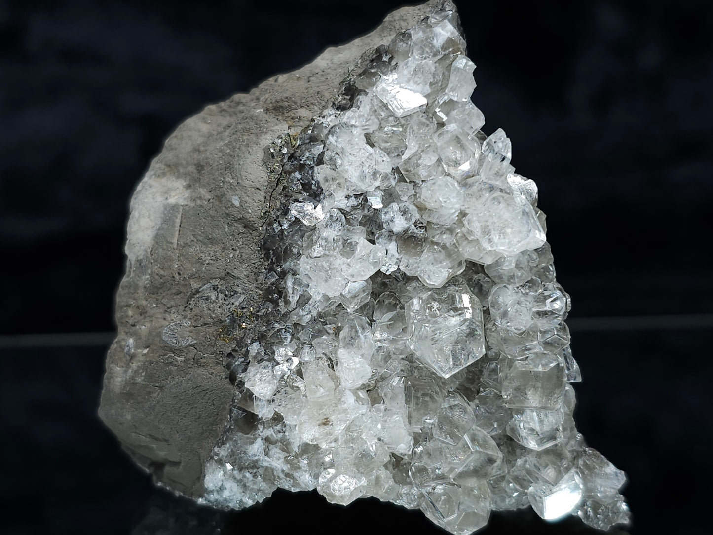 #33171 Super clear Nailhead Spar Calcite cluster with Chalcopyrite ore and multiple small fossils in the matrix