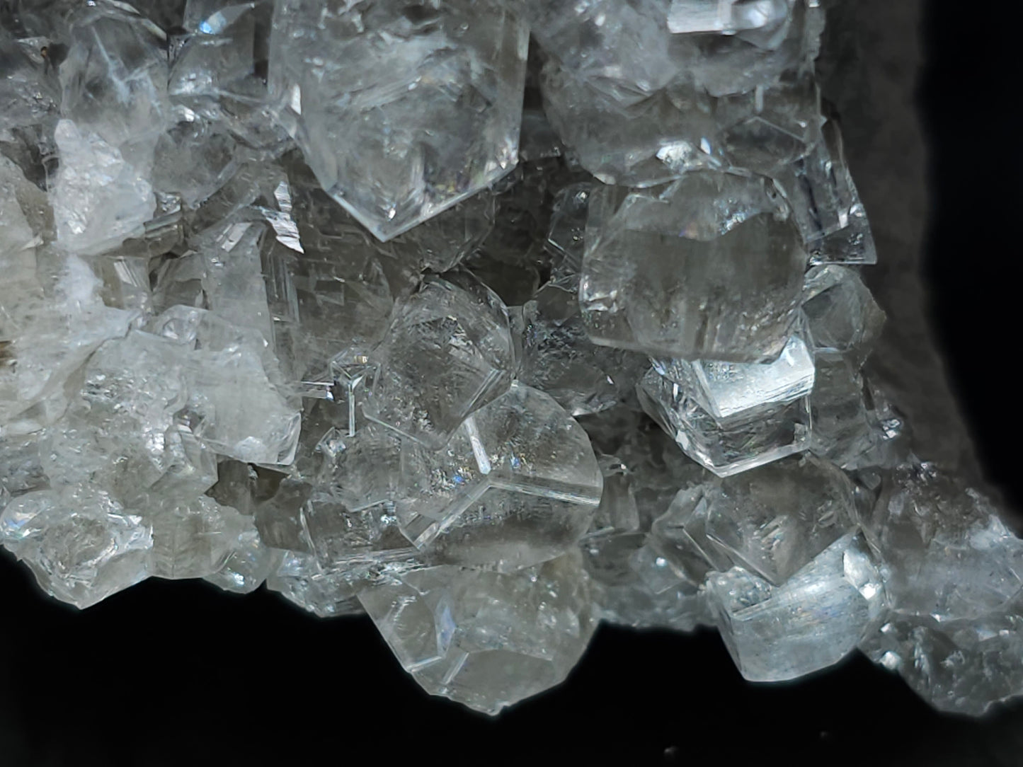 #33171 Super clear Nailhead Spar Calcite cluster with Chalcopyrite ore and multiple small fossils in the matrix