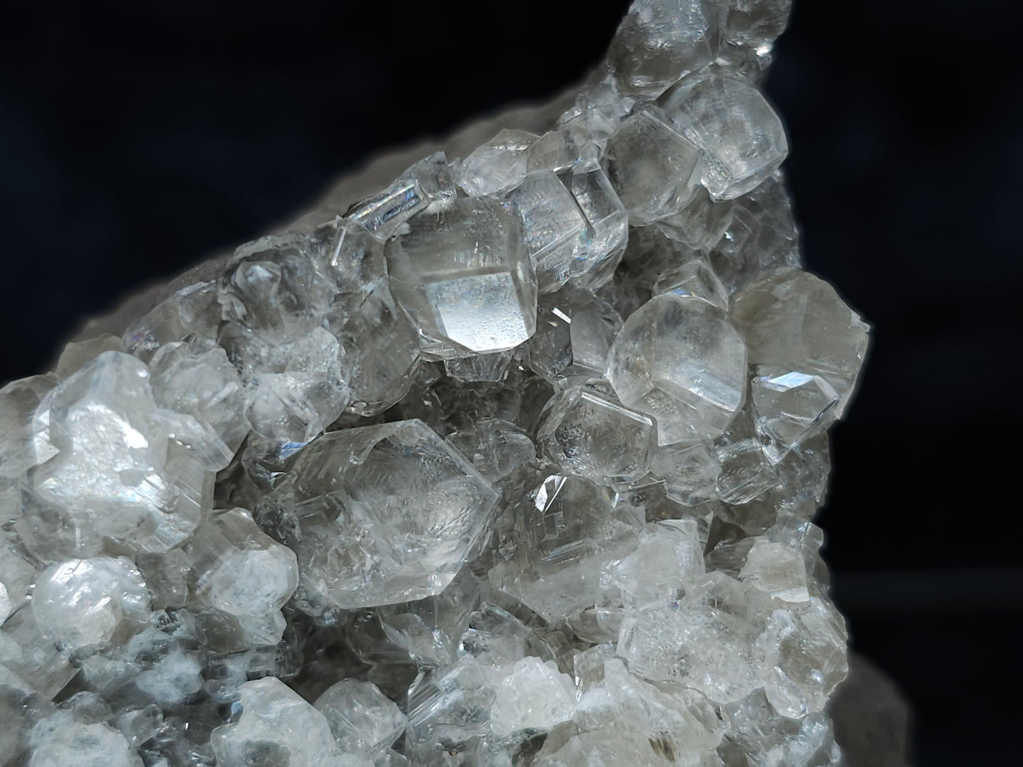 #33171 Super clear Nailhead Spar Calcite cluster with Chalcopyrite ore and multiple small fossils in the matrix