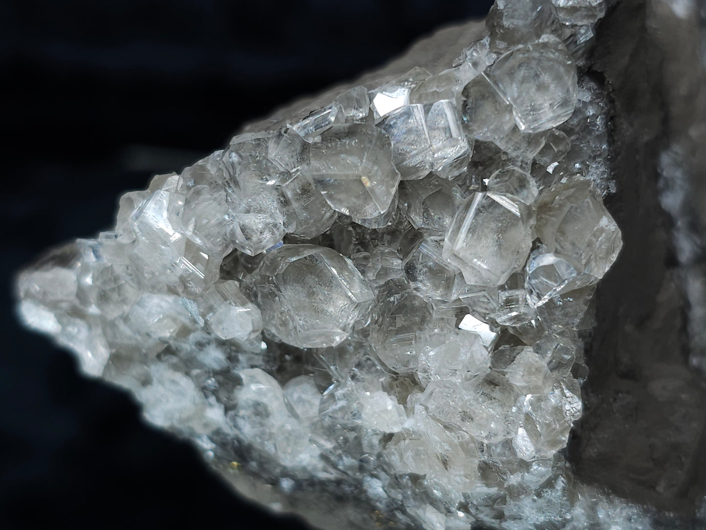 #33171 Super clear Nailhead Spar Calcite cluster with Chalcopyrite ore and multiple small fossils in the matrix