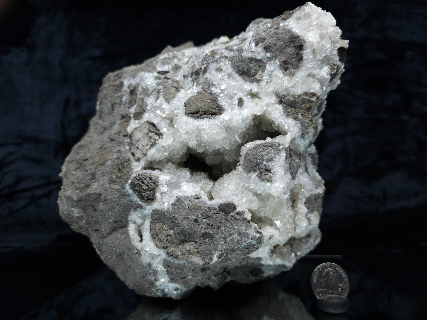 #33161 Super clear Nailhead Spar Calcite geode with Chalcopyrite ore and multiple small fossils in the matrix