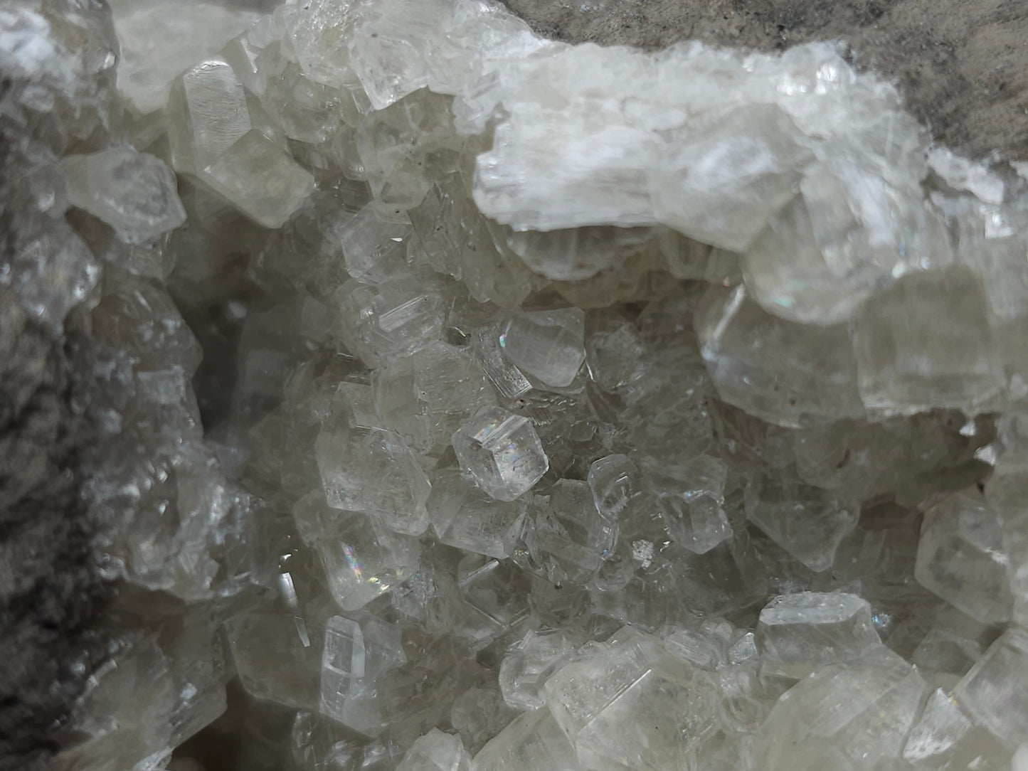 #33173 Special clear Nailhead Spar Calcite cluster with Chalcopyrite ore and multiple small fossils in the matrix
