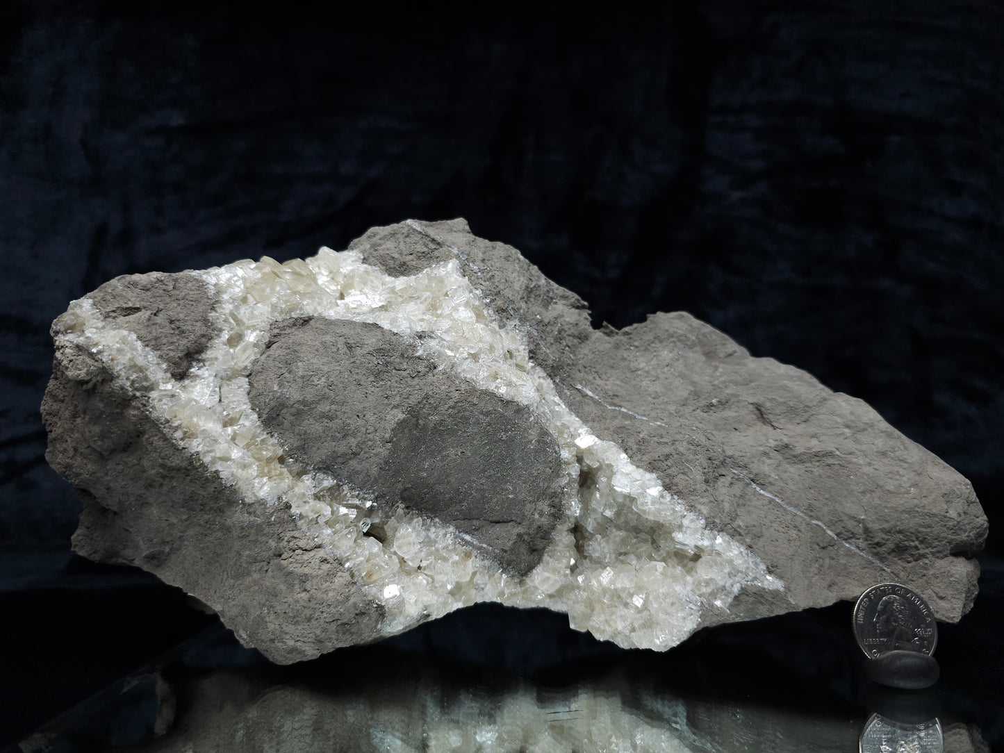 #33173 Special clear Nailhead Spar Calcite cluster with Chalcopyrite ore and multiple small fossils in the matrix