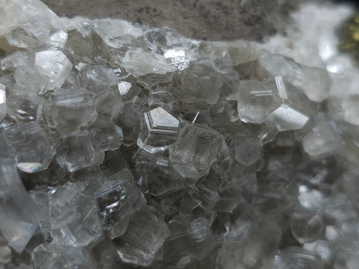 #33176 Special clear Nailhead Spar Calcite cluster with Chalcopyrite ore and multiple small fossils in the matrix