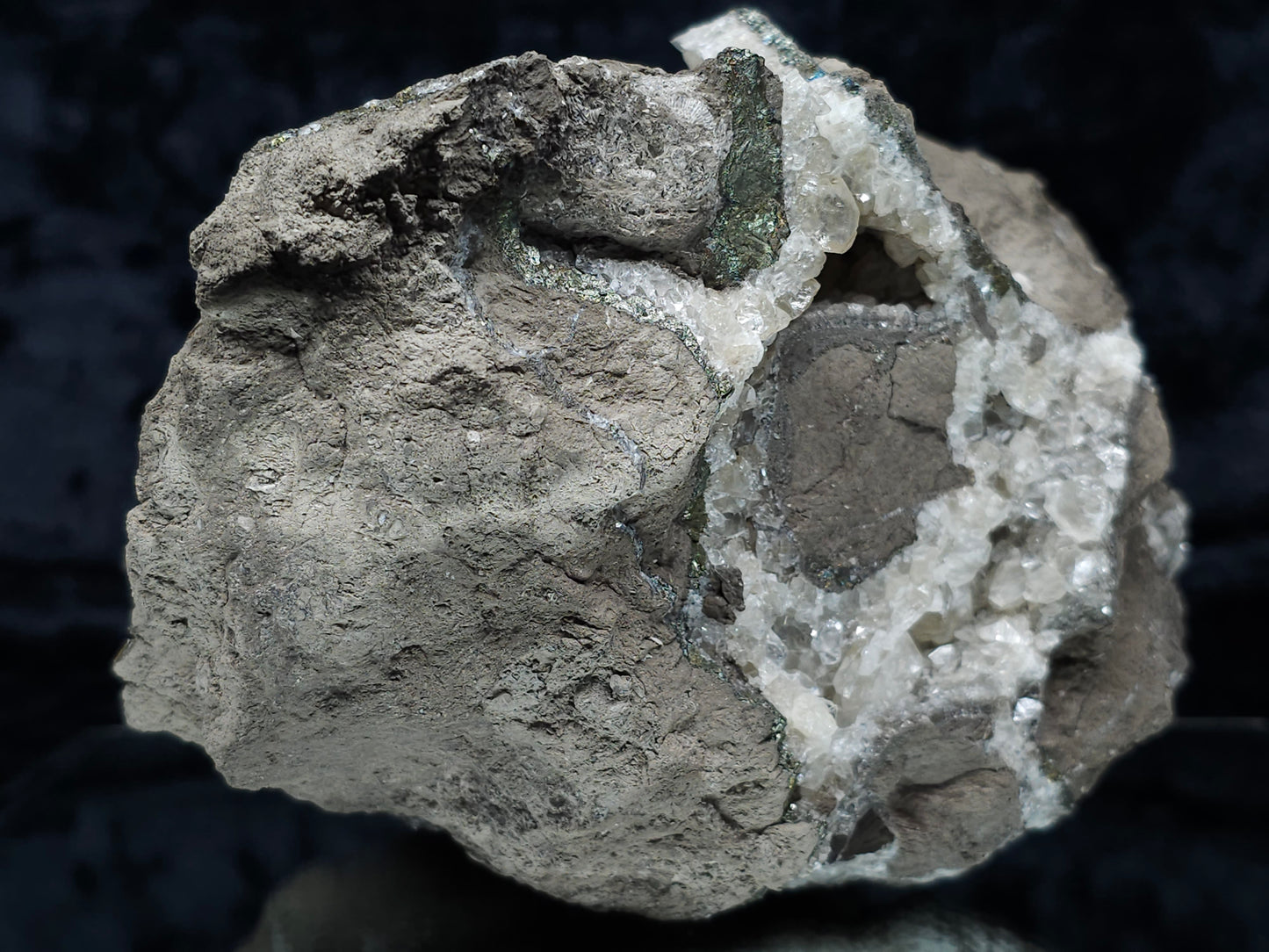 #33176 Special clear Nailhead Spar Calcite cluster with Chalcopyrite ore and multiple small fossils in the matrix