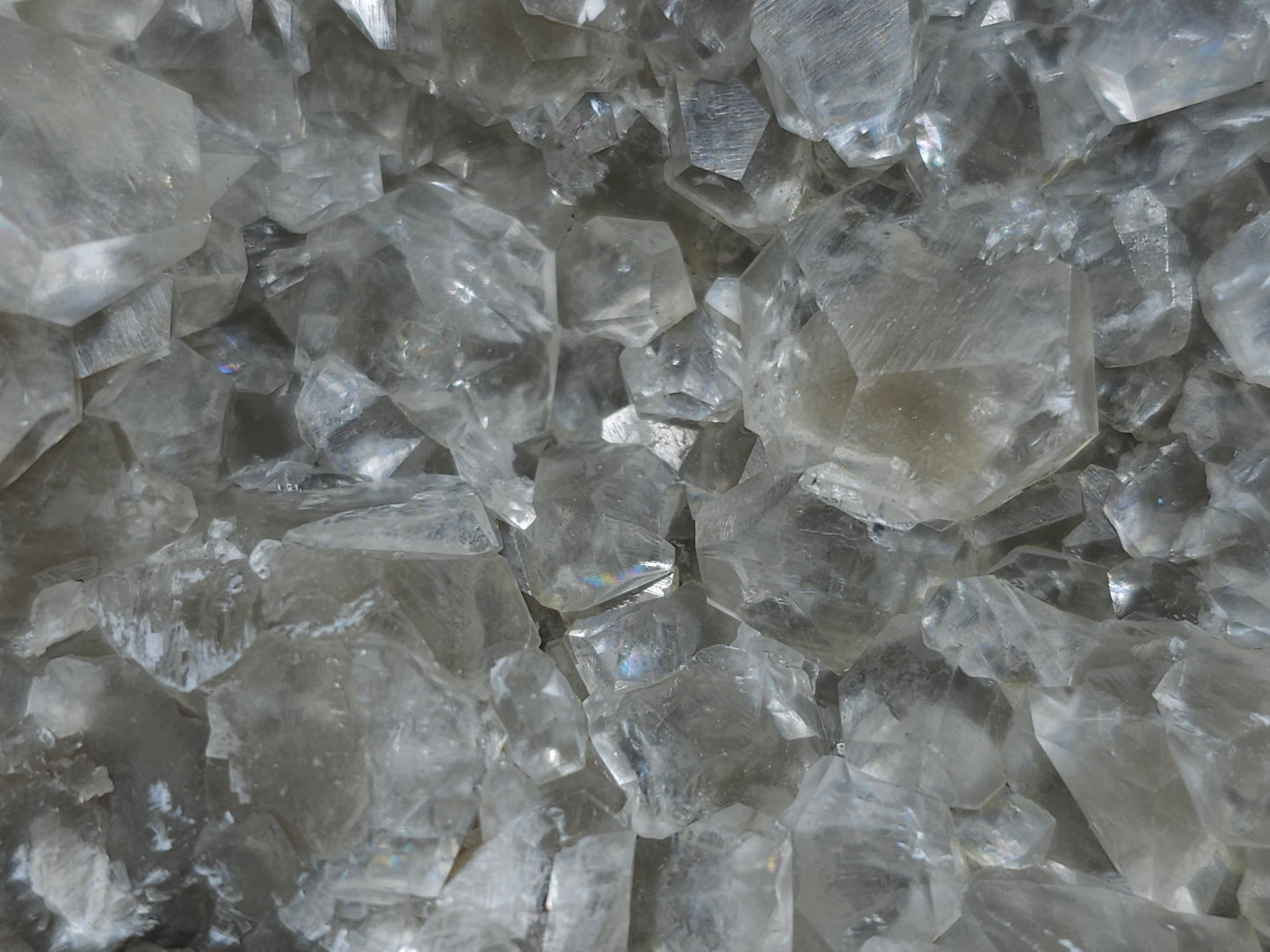 #33179 Special clear Nailhead Spar Calcite cluster with Chalcopyrite ore and multiple small fossils in the matrix