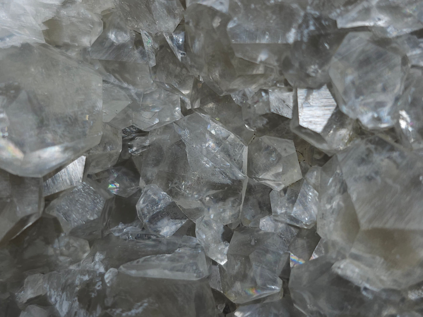 #33179 Special clear Nailhead Spar Calcite cluster with Chalcopyrite ore and multiple small fossils in the matrix