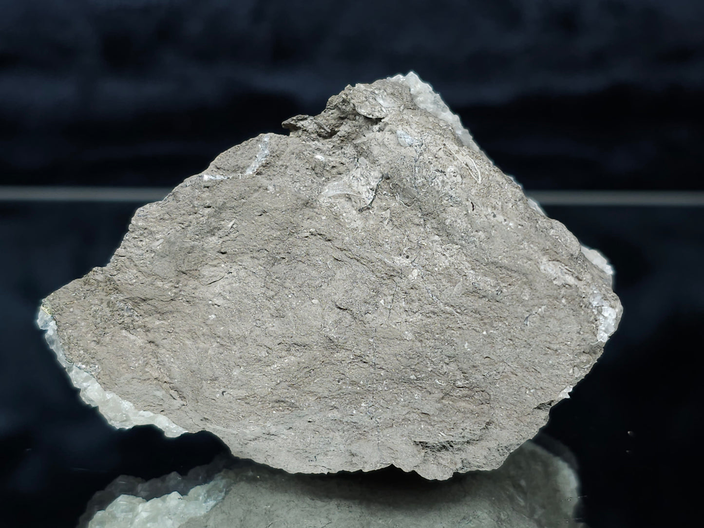 #33180 Special clear Nailhead Spar Calcite cluster with Chalcopyrite ore and multiple small fossils in the matrix