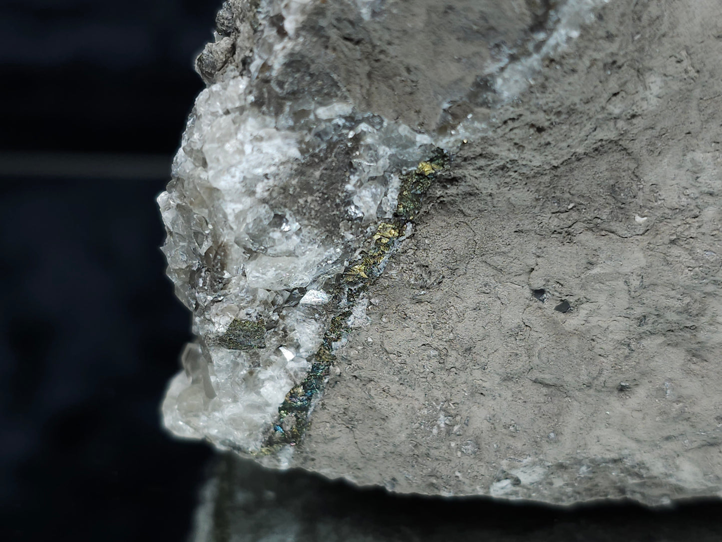 #33183 Special clear Nailhead Spar Calcite cluster with Chalcopyrite ore and multiple small fossils in the matrix