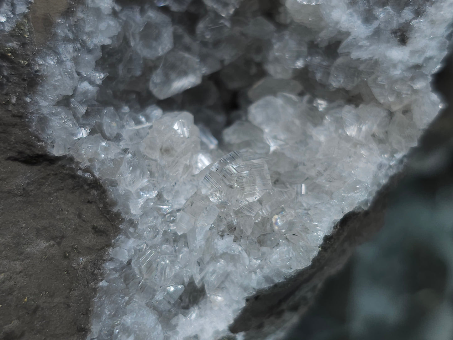 #33184 Special clear Nailhead Spar Calcite cluster with Chalcopyrite ore and multiple small fossils in the matrix