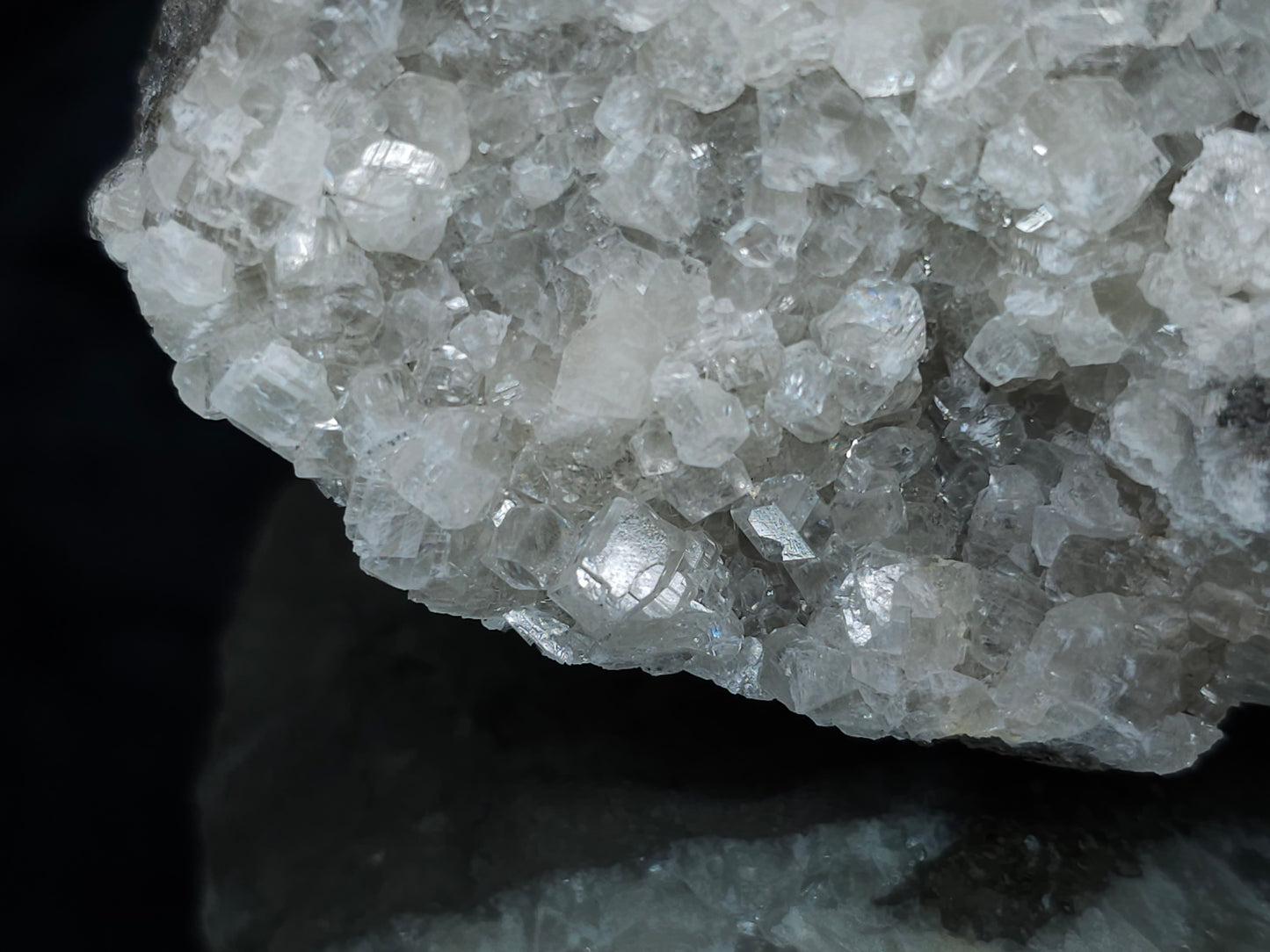 #33185 Special clear Nailhead Spar Calcite cluster with Chalcopyrite ore and multiple small fossils in the matrix