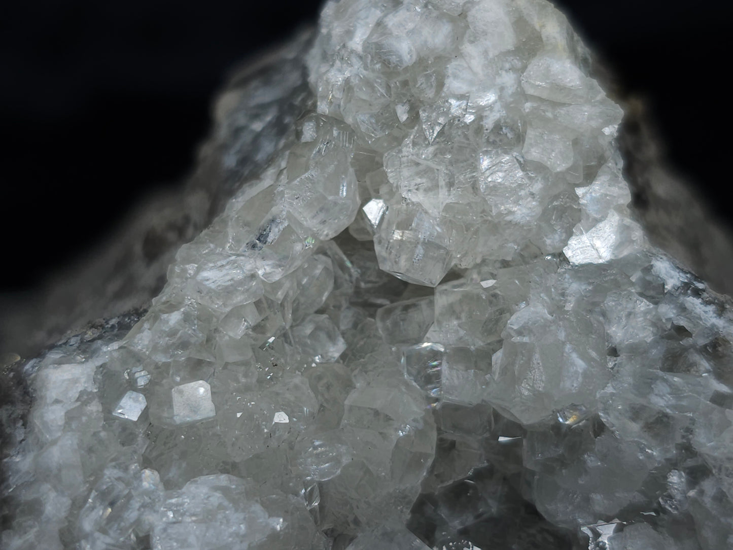 #33185 Special clear Nailhead Spar Calcite cluster with Chalcopyrite ore and multiple small fossils in the matrix