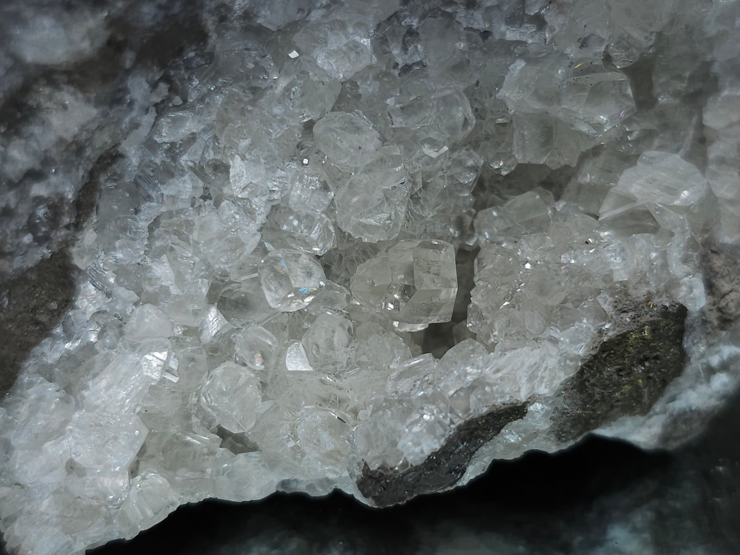 #33188 Special clear Nailhead Spar Calcite cluster with Chalcopyrite ore and multiple small fossils in the matrix