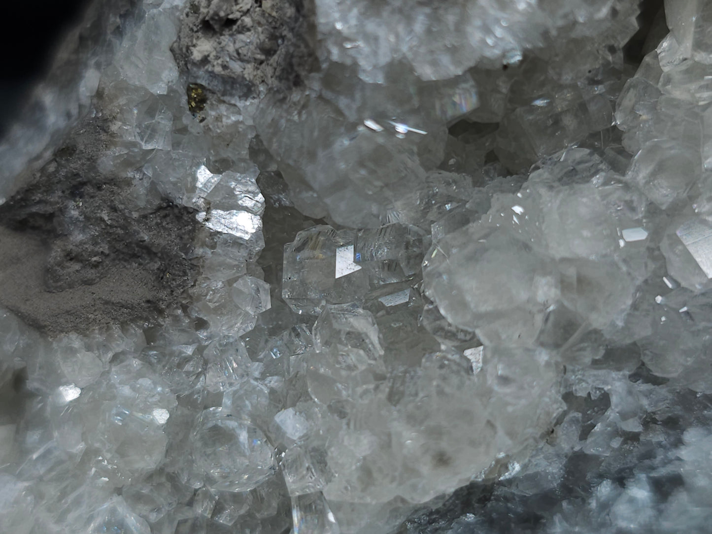 #33188 Special clear Nailhead Spar Calcite cluster with Chalcopyrite ore and multiple small fossils in the matrix