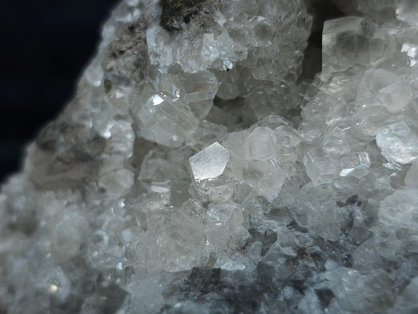 #33188 Special clear Nailhead Spar Calcite cluster with Chalcopyrite ore and multiple small fossils in the matrix