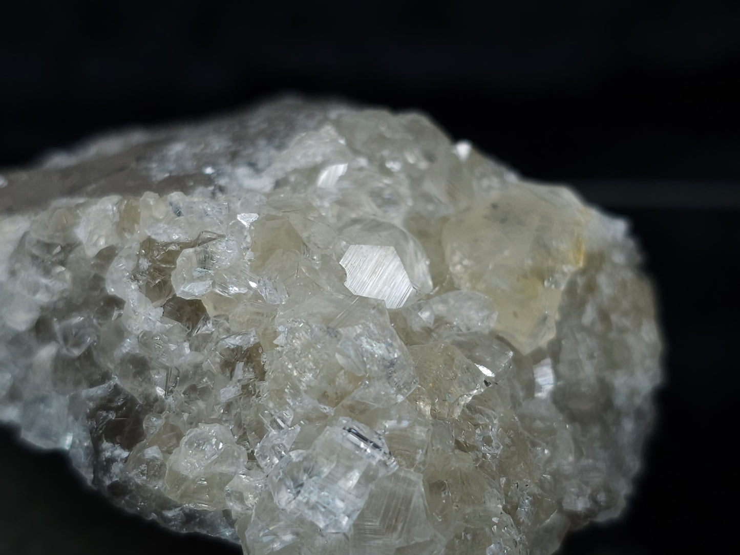 #33189 Special clear Nailhead Spar Calcite cluster with Chalcopyrite ore and multiple small fossils in the matrix