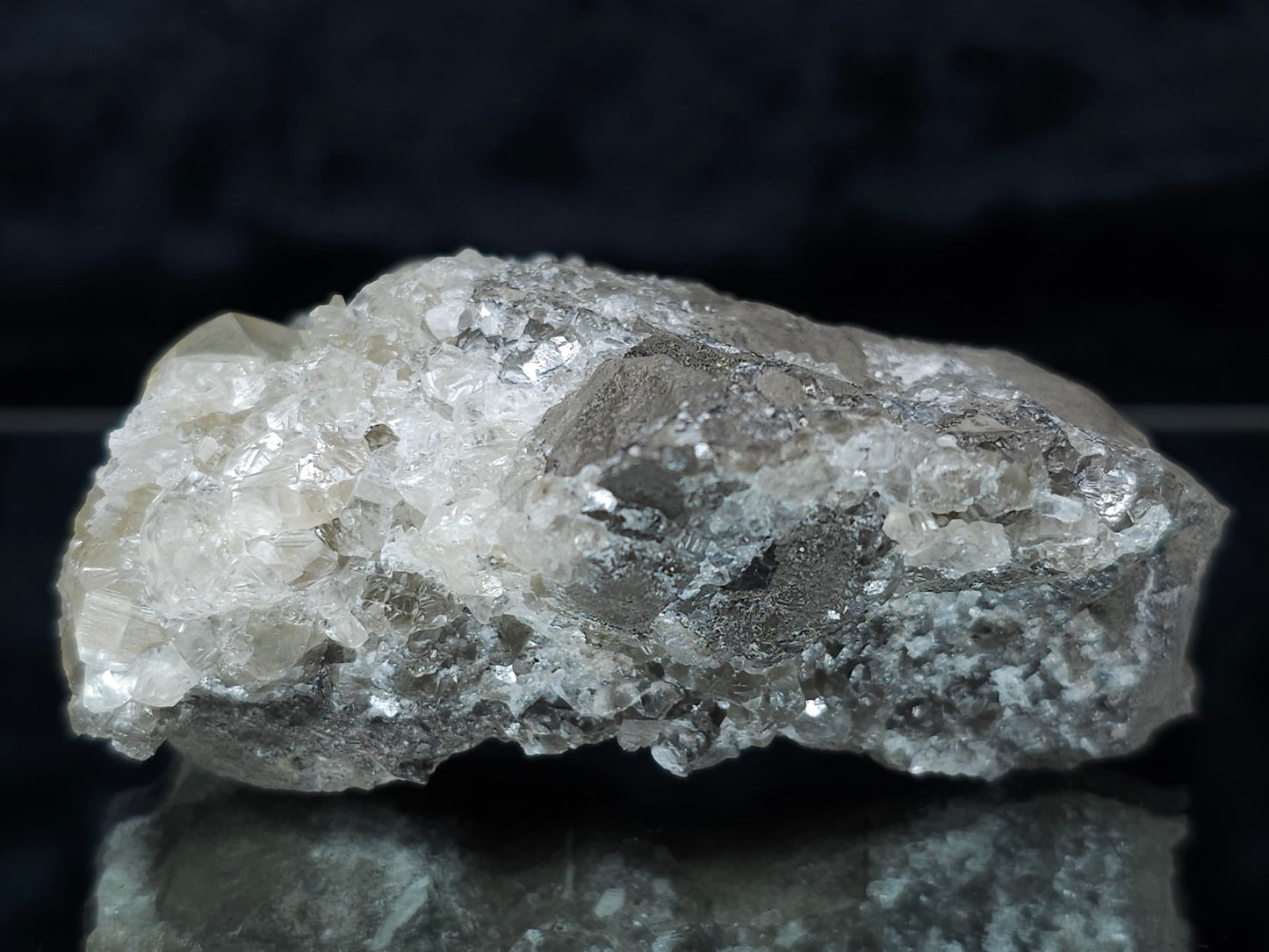 #33189 Special clear Nailhead Spar Calcite cluster with Chalcopyrite ore and multiple small fossils in the matrix
