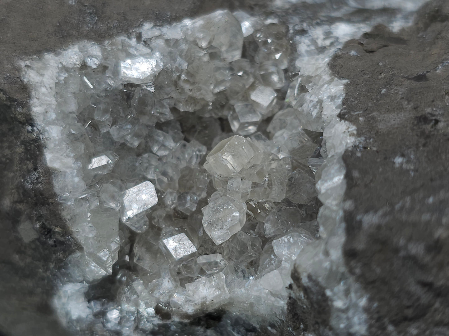 #33190 Special clear Nailhead Spar Calcite cluster with Chalcopyrite ore and multiple small fossils in the matrix