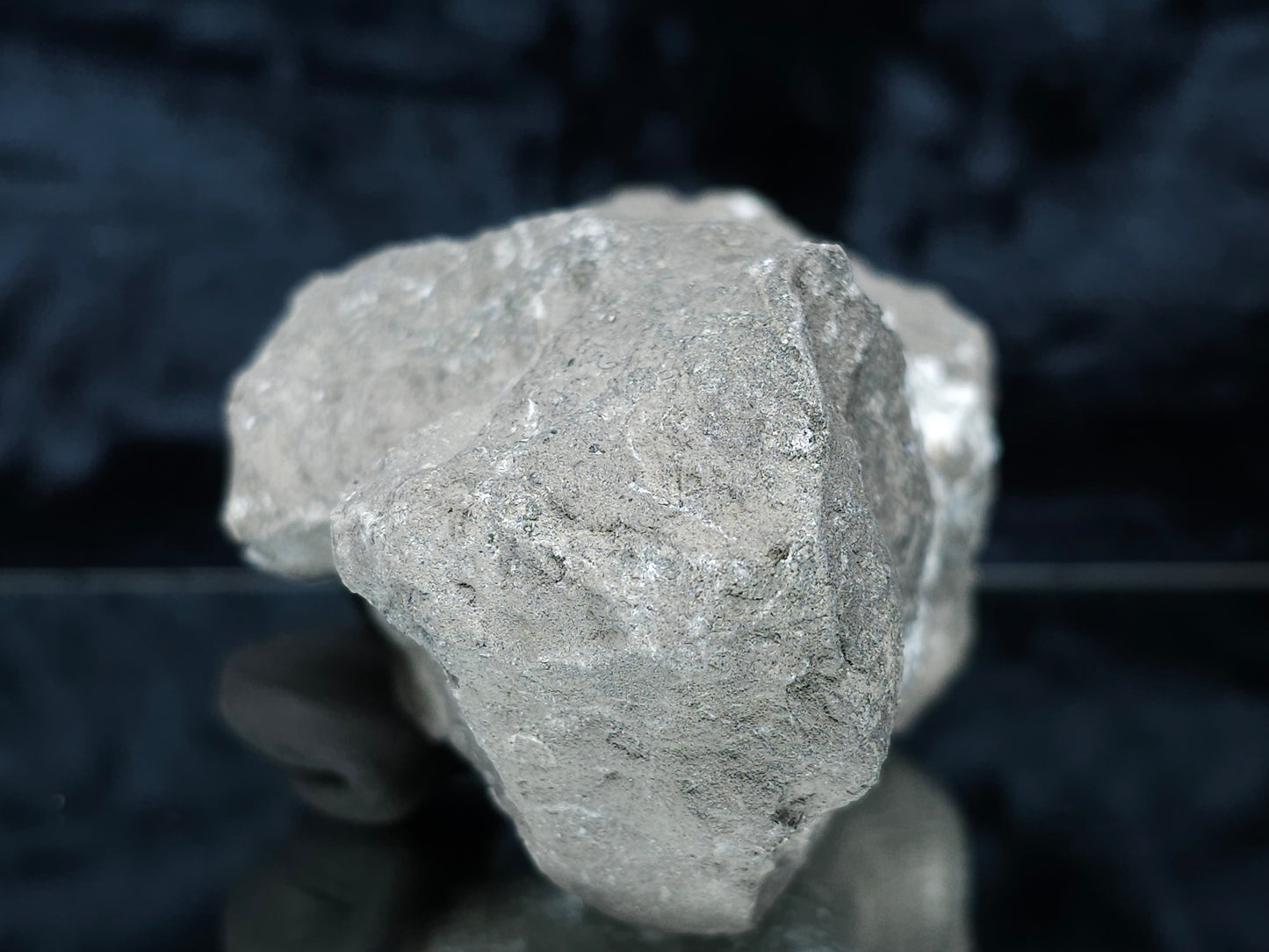 #33190 Special clear Nailhead Spar Calcite cluster with Chalcopyrite ore and multiple small fossils in the matrix